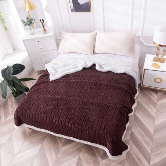                                     Pătură Dublă 200x230 cm cu Blăniță Tip Șerpa, Model Torsadat în Relief
