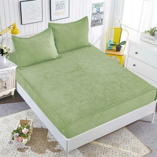Husa de pat - topper catifea cu 2 fete de perna VERDE Husa de pat - topper catifea cu 2 fete de perna VERDE